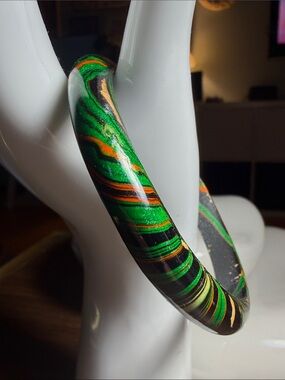 Vintage Green Swirl Bangle Bracelet. I believe it’s wood.